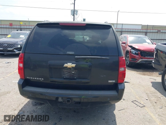2008 Chevrolet Suburban 3LT z VIN 3GNFC16018G108883, wystawiony jako IAAI lot #42271973 z przebiegiem Nie podano mil oraz . Historia ofert i sprzedaży dostępna na DreamBid. Obrazek 16.