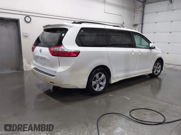 2018 Toyota Sienna LE Auto Access Seat with VIN 5TDKZ3DC4JS922290, listed as a IAAI auction lot 41615724 with 100,632 mi miles. Bid and sale history available at carsss.com. Image 4.