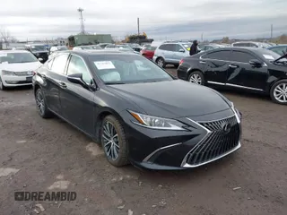 2022 Lexus ES with VIN 58ADZ1B13NU122178, listed as a IAAI auction lot 41125865 with 35,903 mi miles. Bid and sale history available at carsss.com. Image 1.