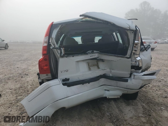 2006 Volvo V70 2.4L with VIN YV1SW612962558219, listed as a Copart auction lot 61853785 with 132,960 mi miles and Salvage title. Bid and sale history available at DreamBid. Image 6.
