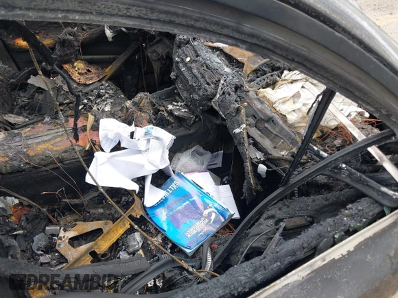2020 BMW 5 Series 530i z VIN WBAJR3C01LWW66984, wystawiony jako IAAI lot #42244920 z przebiegiem Nie podano mil oraz . Historia ofert i sprzedaży dostępna na DreamBid. Obrazek 5.