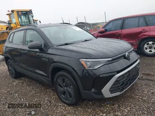 2025 Volkswagen Taos z VIN 3VV5C7B27SM023006, wystawiony jako IAAI lot #42188274 z przebiegiem 5375 mil mil oraz . Historia ofert i sprzedaży dostępna na DreamBid. Obrazek 1.