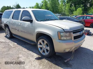 2007 Chevrolet Suburban LS with VIN 1GNFC16087J218794, listed as a IAAI auction lot 42700630 with 262,428 mi miles and . Bid and sale history available at DreamBid. Image 1.