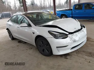 2023 Tesla Model 3 z VIN 5YJ3E1EA8PF412166, wystawiony jako IAAI lot #41461983 z przebiegiem 25 908 mil mil oraz . Historia ofert i sprzedaży dostępna na DreamBid. Obrazek 1.