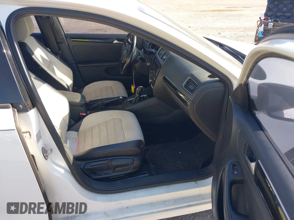 2015 Volkswagen Jetta SE with VIN 3VWD17AJ1FM419797, listed as a IAAI auction lot 42778996 with 138,194 mi miles and . Bid and sale history available at DreamBid. Image 5.