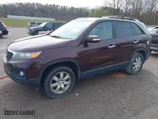 2011 Kia Sorento LX with VIN 5XYKT4A15BG168342, listed as a IAAI auction lot 41871901 with 266,541 mi miles. Bid and sale history available at carsss.com. Image 2.