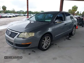 2008 Volkswagen Passat Komfort z VIN WVWJK73C18E227564, wystawiony jako IAAI lot #42251998 z przebiegiem 103 100 mil mil oraz . Historia ofert i sprzedaży dostępna na DreamBid. Obrazek 2.