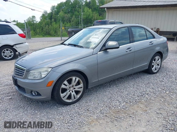 2009 Mercedes-Benz C 300 Sport z VIN WDDGF81X39F208736, wystawiony jako IAAI lot #42151686 z przebiegiem 131 582 mil mil oraz . Historia ofert i sprzedaży dostępna na DreamBid. Obrazek 2.