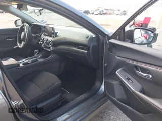 2025 Nissan Sentra SR z VIN 3N1AB8DV6SY307980, wystawiony jako IAAI lot #42548422 z przebiegiem 5 164 mil mil oraz . Historia ofert i sprzedaży dostępna na DreamBid. Obrazek 5.