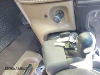2000 Jeep Wrangler Sport with VIN 1J4FA49S0YP770943, listed as a IAAI auction lot 41817600 with 165,379 mi miles. Bid and sale history available at carsss.com. Image 11.