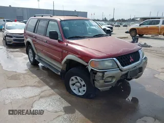 2001 Mitsubishi Montero Sport XLS with VIN JA4LS31H21P050687, listed as a IAAI auction lot 41532653 with 183,037 mi miles. Bid and sale history available at carsss.com. Image 1.