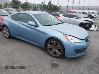 2010 Hyundai Genesis Coupe z VIN KMHHT6KD1AU041725, wystawiony jako IAAI lot #42045148 z przebiegiem 183 932 mil mil oraz . Historia ofert i sprzedaży dostępna na DreamBid. Obrazek 1.