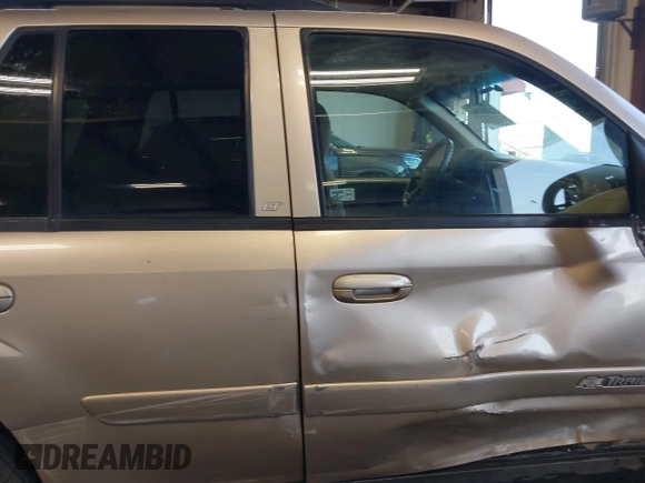 2004 Chevrolet TrailBlazer LS with VIN 1GNDT13S342194391, listed as a IAAI auction lot 42083394 with 215,125 mi miles and . Bid and sale history available at DreamBid. Image 13.