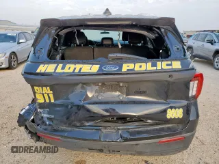 2025 Ford Police Interceptor Utility z VIN 1FM5K8AB7SGA28608, wystawiony jako Copart lot #57248625 z przebiegiem 5940 mil mil oraz Szkody całkowita. Historia ofert i sprzedaży dostępna na DreamBid. Obrazek 6.