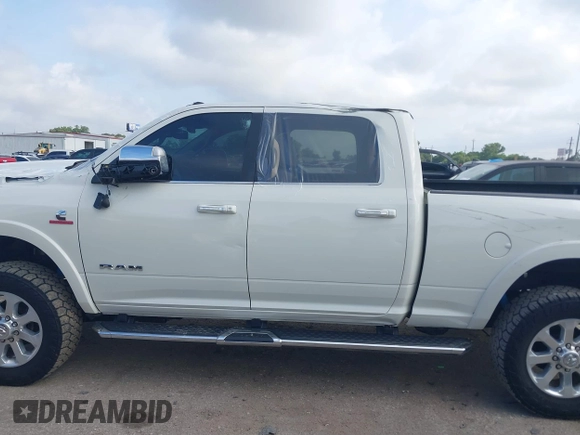 2022 Ram 2500 Laramie with VIN 3C6UR5FL3NG310109, listed as a IAAI auction lot 42169544 with 88,817 mi miles. Bid and sale history available at carsss.com. Image 14.