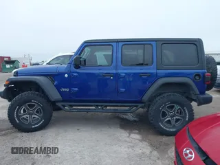 2019 Jeep Wrangler Unlimited Sport Altitude with VIN 1C4HJXDG6KW578572, listed as a IAAI auction lot 41921919 with 30,247 mi miles and . Bid and sale history available at DreamBid. Image 15.