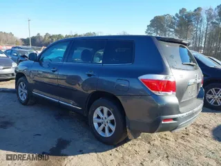 2013 Toyota Highlander with VIN 5TDBK3EH9DS214328, listed as a IAAI auction lot 41352457 with 283,474 mi miles. Bid and sale history available at carsss.com. Image 3.