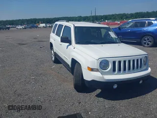 2014 Jeep Patriot Limited z VIN 1C4NJRCB5ED928469, wystawiony jako IAAI lot #42571053 z przebiegiem 110 958 mil mil oraz . Historia ofert i sprzedaży dostępna na DreamBid. Obrazek 1.