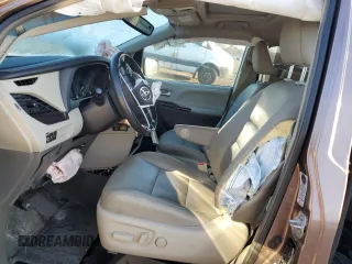 2018 Toyota Sienna XLE Auto Access Seat with VIN 5TDYZ3DC5JS961397, listed as a Copart auction lot 42735825 with 46,828 mi miles and Salvage Title. Bid and sale history available at carsss.com. Image 7.