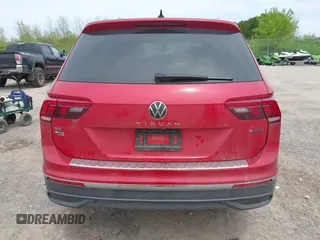 2022 Volkswagen Tiguan SE z VIN 3VV2B7AX9NM129948, wystawiony jako IAAI lot #42247719 z przebiegiem 59 501 mil mil oraz . Historia ofert i sprzedaży dostępna na DreamBid. Obrazek 16.