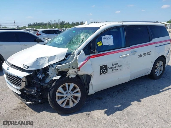 2017 Kia Sedona LX with VIN KNDMB5C12H6293597, listed as a IAAI auction lot 41804780 with 328,840 mi miles. Bid and sale history available at carsss.com. Image 2.