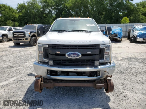 2018 Ford F-350 Platinum with VIN 1FT7W3B65JEC21002, listed as a Copart auction lot 57288995 with 157,662 mi miles and Salvage title. Bid and sale history available at DreamBid. Image 5.