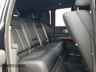 2022 Rolls-Royce Cullinan z VIN SLATV4C09NU214462, wystawiony jako Copart lot #70713624 z przebiegiem 9904 mil mil oraz Szkody całkowita. Historia ofert i sprzedaży dostępna na DreamBid. Obrazek 11.