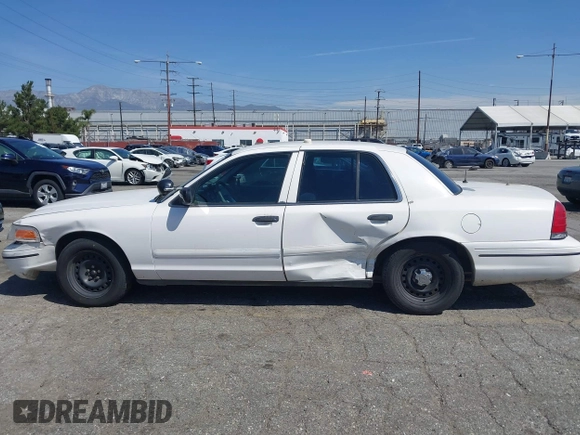 1999 Ford Crown Victoria Police с VIN 2FAFP71W1XX200937, выставлен на аукционе IAAI как лот 41977836 с пробегом 186 379 миль миль и . История ставок и продаж доступна на DreamBid. Изображение 14.