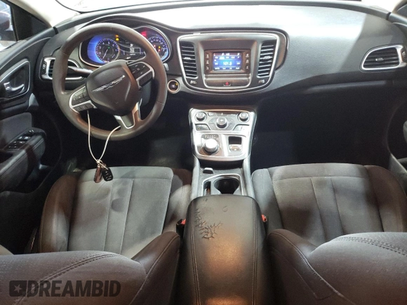 2015 Chrysler 200 Limited z VIN 1C3CCCAB6FN575970, wystawiony jako Copart lot #50773635 z przebiegiem 126 770 mil mil oraz Szkoda całkowita • Salvage title. Historia ofert i sprzedaży dostępna na DreamBid. Obrazek 8.