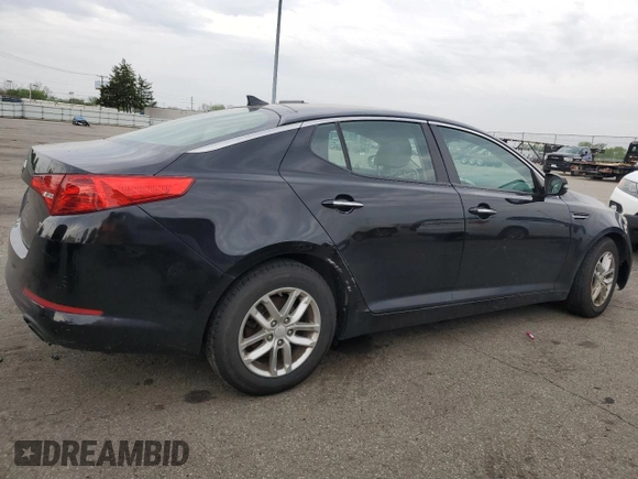 2013 Kia Optima LX z VIN 5XXGM4A73DG236538, wystawiony jako Copart lot #54799965 z przebiegiem 176 640 mil mil oraz Szkoda całkowita • Salvage title. Historia ofert i sprzedaży dostępna na DreamBid. Obrazek 3.