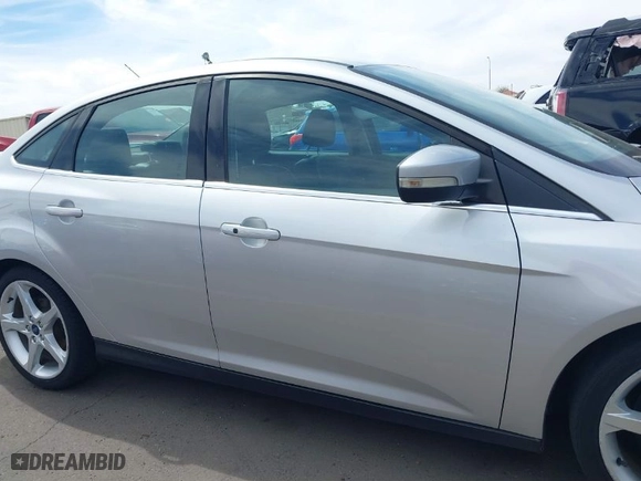 2012 Ford Focus Titanium with VIN 1FAHP3J29CL262348, listed as a IAAI auction lot 41812310 with 81,645 mi miles. Bid and sale history available at carsss.com. Image 13.
