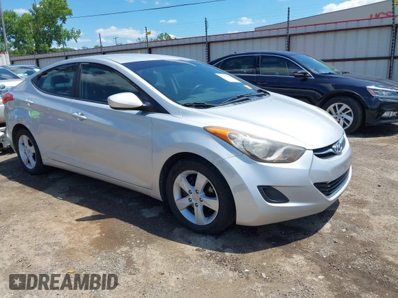 2011 Hyundai Elantra GLS z VIN KMHDH4AE1BU145406, wystawiony jako IAAI lot #42373667 z przebiegiem 121 940 mil mil oraz . Historia ofert i sprzedaży dostępna na DreamBid. Obrazek 1.