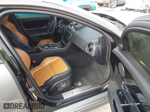 2014 Jaguar XJ z VIN SAJWA2EK3EMV58732, wystawiony jako IAAI lot #41367021 z przebiegiem 64 208 mil mil oraz . Historia ofert i sprzedaży dostępna na DreamBid. Obrazek 5.