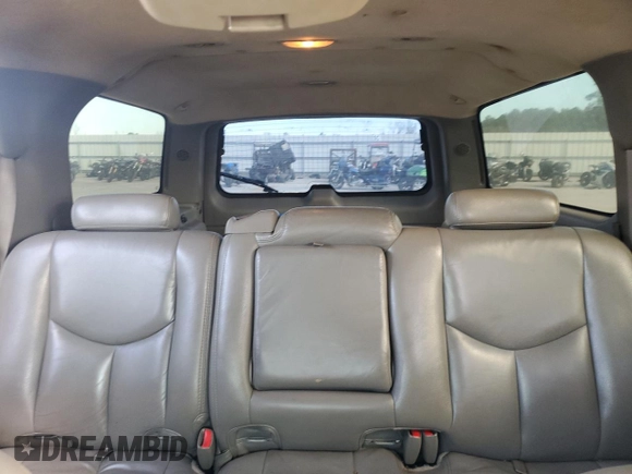 2005 Chevrolet Suburban LS with VIN 3GNEC16Z75G194660, listed as a Copart auction lot 42933415 with 280,030 mi miles and Salvage title. Bid and sale history available at DreamBid. Image 10.
