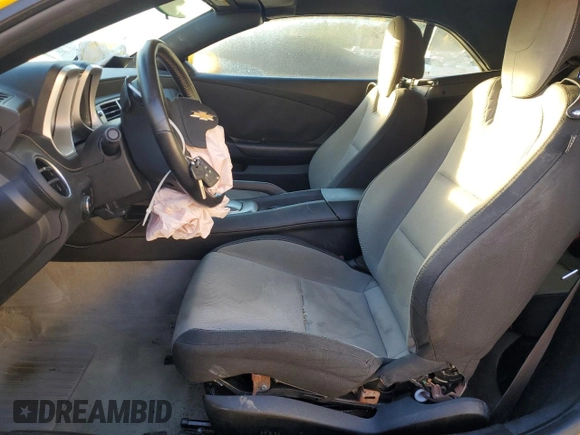 2013 Chevrolet Camaro LT z VIN 2G1FB3D38D9217987, wystawiony jako Copart lot #76570004 z przebiegiem 108 781 mil mil oraz Szkoda całkowita • Salvage title. Historia ofert i sprzedaży dostępna na DreamBid. Obrazek 7.