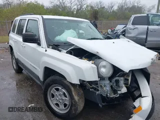 2016 Jeep Patriot Sport with VIN 1C4NJPBA6GD687537, listed as a IAAI auction lot 41188775 with 121,404 mi miles. Bid and sale history available at carsss.com. Image 1.