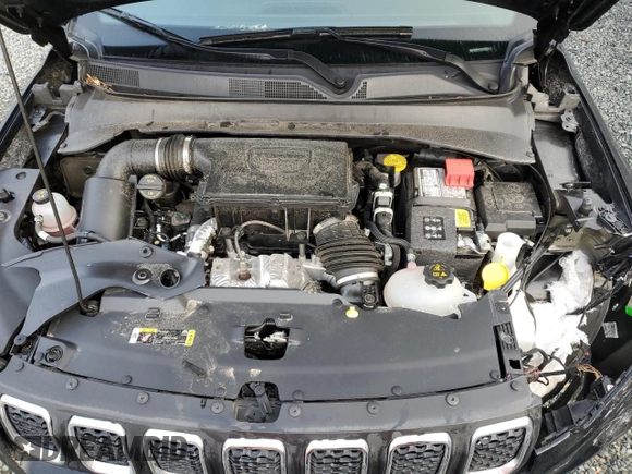 2024 Jeep Compass Latitude Lux with VIN 3C4NJDFN4RT583671, listed as a Copart auction lot 43194835 with 20,124 mi miles and Salvage title. Bid and sale history available at DreamBid. Image 13.