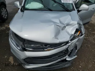 2020 Chevrolet Trax LS z VIN 3GNCJKSB9LL165242, wystawiony jako Copart lot #59348515 z przebiegiem 98 440 mil mil oraz Nie do naprawy • Non repairable. Historia ofert i sprzedaży dostępna na DreamBid. Obrazek 12.