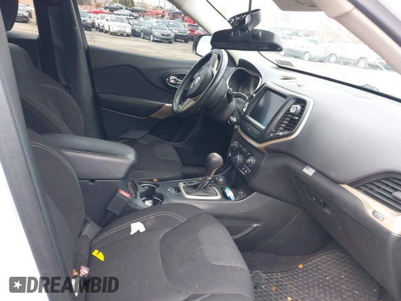 2017 Jeep Cherokee Latitude with VIN 1C4PJMCS7HW635967, listed as a IAAI auction lot 41742842 with 54,782 mi miles and . Bid and sale history available at DreamBid. Image 5.