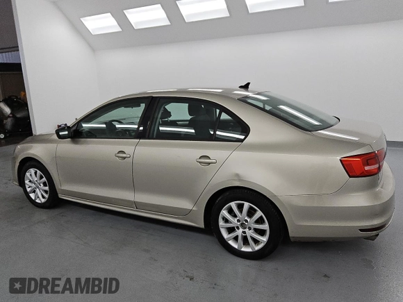 2015 Volkswagen Jetta SE with VIN 3VWD17AJ3FM213140, listed as a Copart auction lot 59301985 with 117,417 mi miles and Clean title. Bid and sale history available at DreamBid. Image 2.