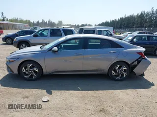 2025 Hyundai Elantra SEL Convenience with VIN KMHLS4DG0SU985915, listed as a IAAI auction lot 42111123 with 680 mi miles and . Bid and sale history available at DreamBid. Image 14.
