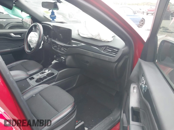 2024 Ford Escape ST-Line with VIN 1FMCU0MNXRUA65592, listed as a IAAI auction lot 41602309 with 11,897 mi miles and . Bid and sale history available at DreamBid. Image 5.