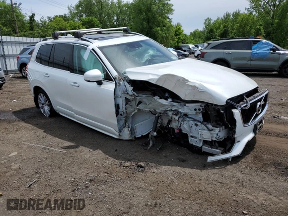 2017 Volvo XC90 Momentum z VIN YV4A22PK7H1114064, wystawiony jako Copart lot #58829035 z przebiegiem 65 938 mil mil oraz Szkoda całkowita • Salvage title. Historia ofert i sprzedaży dostępna na DreamBid. Obrazek 4.