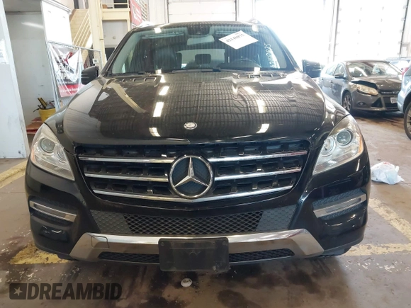 2015 Mercedes-Benz M 350 z VIN 4JGDA5HB4FA505281, wystawiony jako IAAI lot #42140875 z przebiegiem 117 948 mil mil oraz . Historia ofert i sprzedaży dostępna na DreamBid. Obrazek 12.
