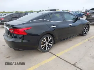 2017 Nissan Maxima SV z VIN 1N4AA6AP0HC450683, wystawiony jako IAAI lot #42101171 z przebiegiem 105 894 mil mil oraz . Historia ofert i sprzedaży dostępna na DreamBid. Obrazek 4.