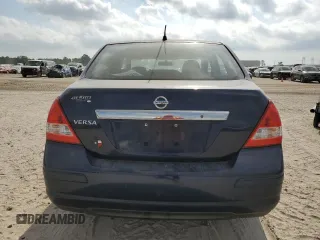 2010 Nissan Versa S z VIN 3N1BC1AP9AL425600, wystawiony jako Copart lot #53688305 z przebiegiem 203 371 mil mil oraz Szkoda całkowita • Salvage title. Historia ofert i sprzedaży dostępna na DreamBid. Obrazek 6.