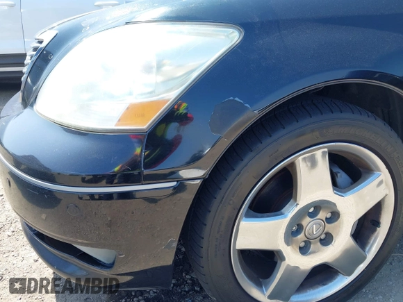 2004 Lexus LS 430 with VIN JTHBN36F240165396, listed as a IAAI auction lot 42191761 with Not Provided miles and . Bid and sale history available at DreamBid. Image 6.