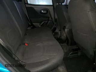 2020 Jeep Renegade Latitude z VIN ZACNJBBB2LPL23877, wystawiony jako Copart lot #51942675 z przebiegiem 67 720 mil mil oraz Szkoda całkowita • Salvage title. Historia ofert i sprzedaży dostępna na DreamBid. Obrazek 10.