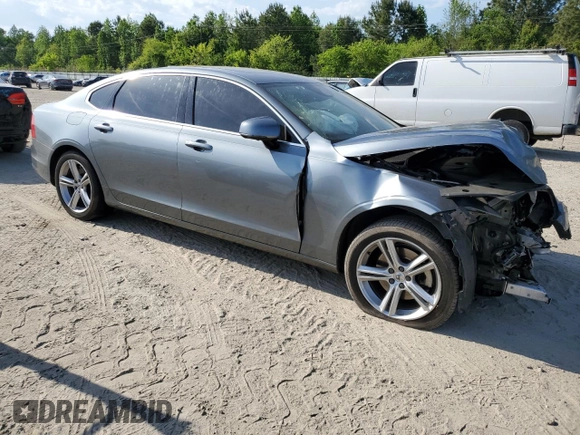 2018 Volvo S90 Momentum with VIN LVY982AK4JP015551, listed as a Copart auction lot 49139633 with 87,529 mi miles. Bid and sale history available at carsss.com. Image 4.
