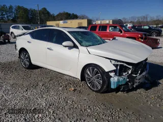 2023 Nissan Altima SL with VIN 1N4BL4EV7PN302500, listed as a Copart auction lot 42050125 with 36,016 mi miles and Salvage Title. Bid and sale history available at DreamBid. Image 4.
